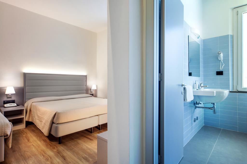Hotel La Coccinella Rimini Esterno foto