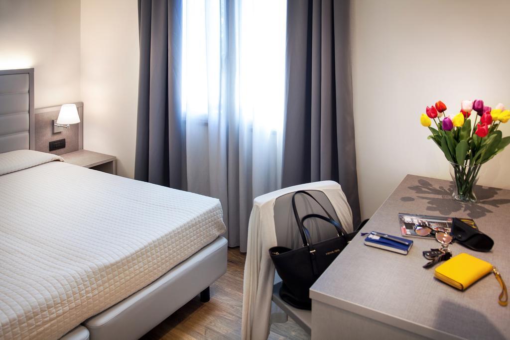 Hotel La Coccinella Rimini Esterno foto
